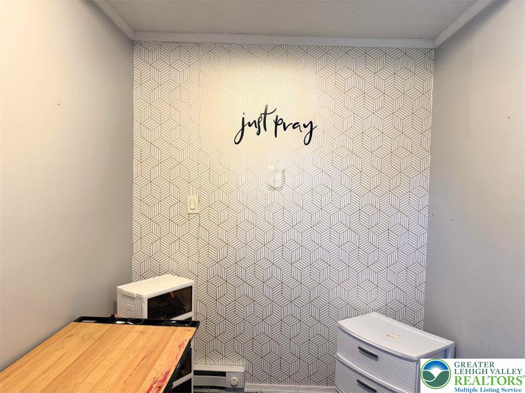 Allentown City, Pennsylvania 18103, United States, 4 Bedrooms Bedrooms, ,2 BathroomsBathrooms,Residential,Active,230292