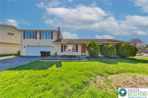 Photo of 2033 11TH Street, Bethlehem Twp, PA 18020 (MLS # 774967)