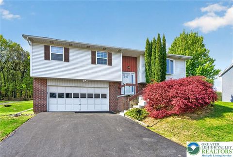 Photo of 970 Hillcrest S Drive, Macungie Boro, PA 18062 (MLS # 775763)