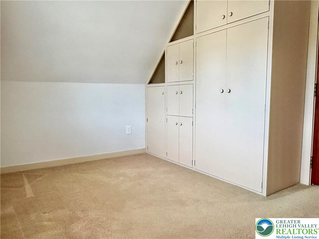 South Whitehall Twp, Pennsylvania 18104, United States, 3 Bedrooms Bedrooms, ,2 BathroomsBathrooms,Residential,Pending,192545