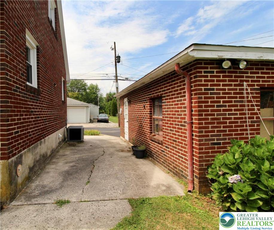 South Whitehall Twp, Pennsylvania 18104, United States, 3 Bedrooms Bedrooms, ,2 BathroomsBathrooms,Residential,Pending,192545