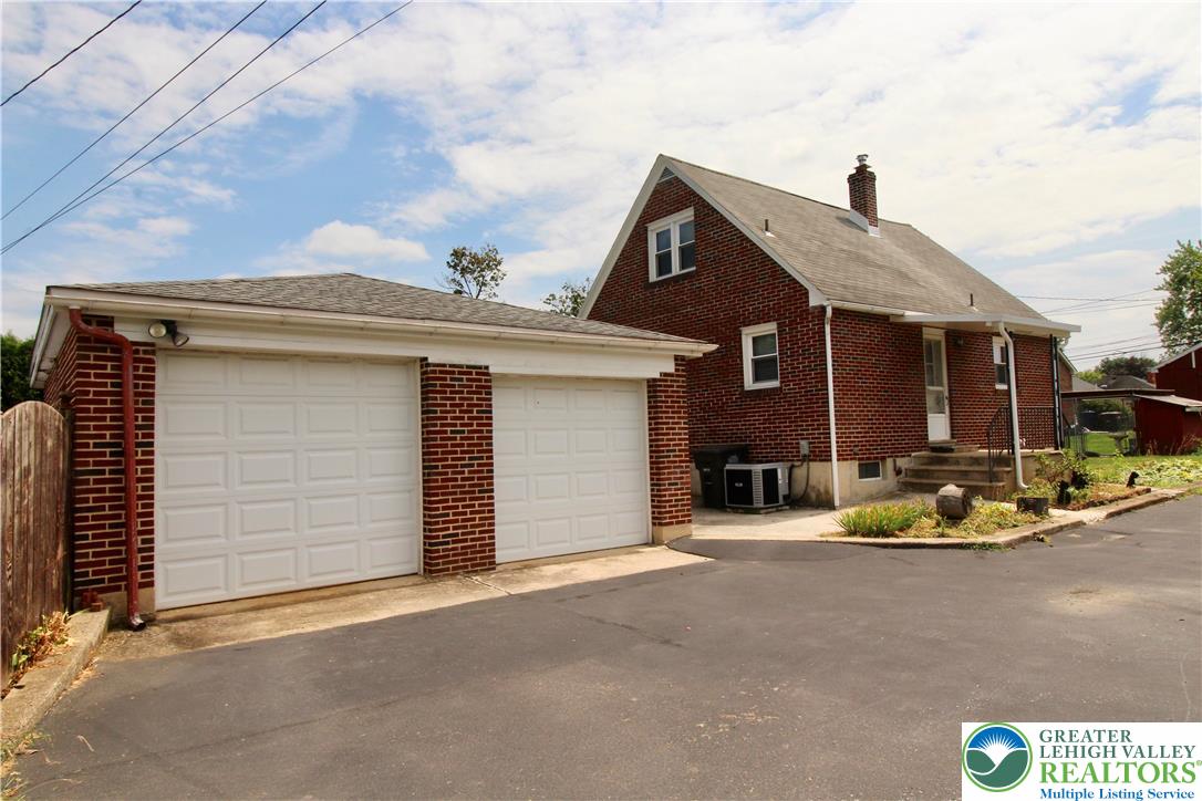 South Whitehall Twp, Pennsylvania 18104, United States, 3 Bedrooms Bedrooms, ,2 BathroomsBathrooms,Residential,Pending,192545