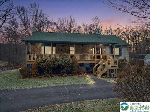 Photo of 134 Split Rock Road, Newfoundland, PA 18445 (MLS # 771027)