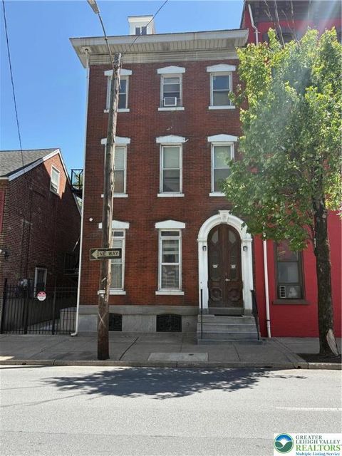 Photo of 542 W Walnut Street #1R, Allentown, PA 18101 (MLS # 766929) Photo of 542 W Walnut Street #1R, Allentown, PA 18101 (MLS # 766929)