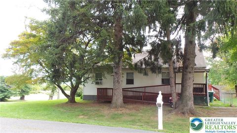 Photo of 301 S Watson Street, Palmer Twp, PA 18045 (MLS # 763691) Photo of 301 S Watson Street, Palmer Twp, PA 18045 (MLS # 763691)