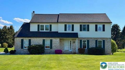 Photo of 7033 Versailles Square, Bethlehem, PA 18017 (MLS # 776150)
