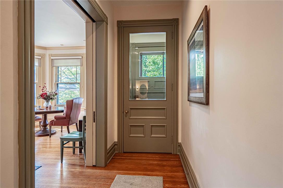 135 E Wall Street