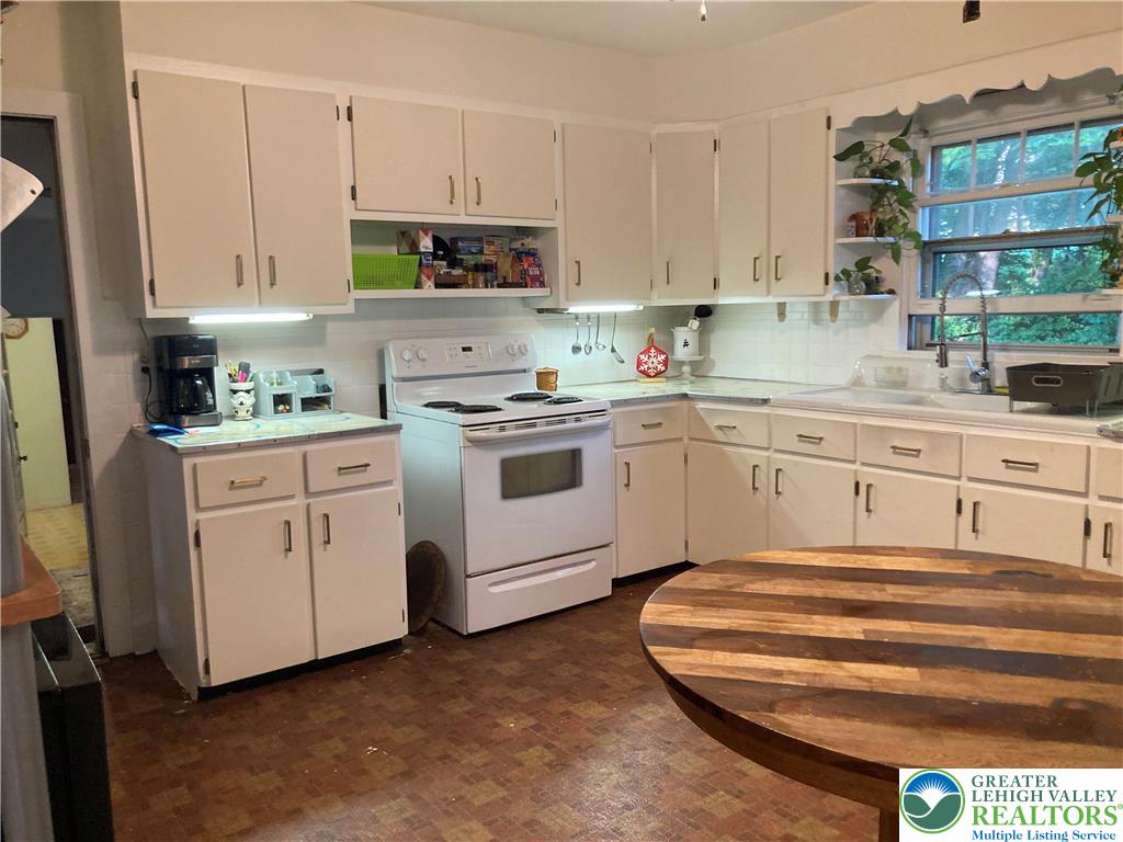 Springfield Twp, Pennsylvania 18077, United States, 4 Bedrooms Bedrooms, ,3 BathroomsBathrooms,Residential,Active,168943