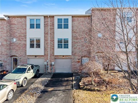 Photo of 314 Ridgeview Drive, Alburtis Boro, PA 18011 (MLS # 770354)