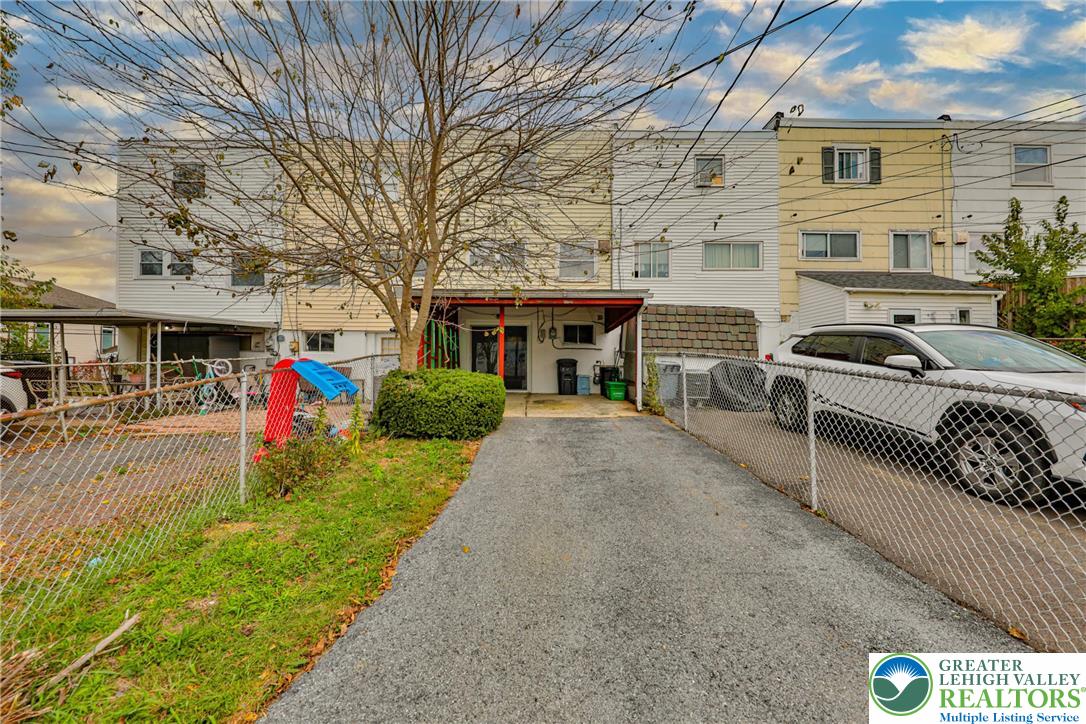 Allentown City, Pennsylvania 18103, United States, 3 Bedrooms Bedrooms, ,2 BathroomsBathrooms,Residential,Active,227385