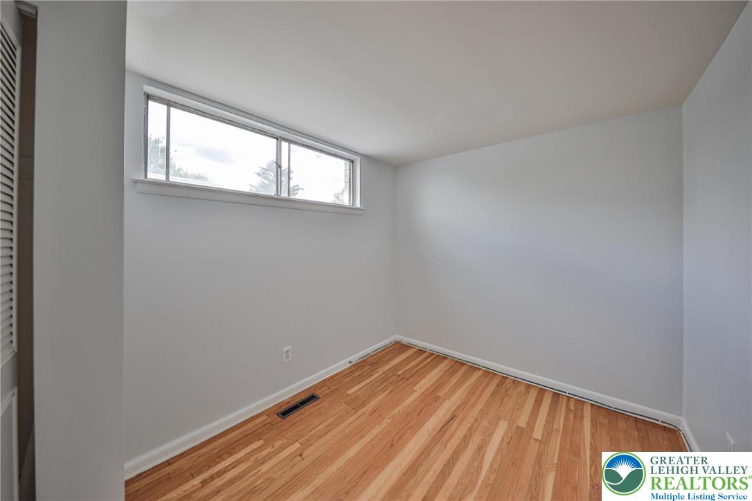 Allentown City, Pennsylvania 18103, United States, 3 Bedrooms Bedrooms, ,2 BathroomsBathrooms,Residential,Active,227385