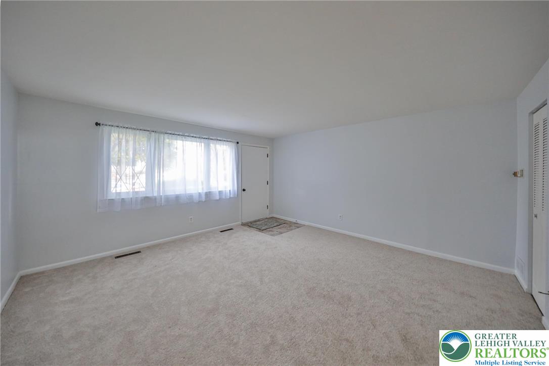 Allentown City, Pennsylvania 18103, United States, 3 Bedrooms Bedrooms, ,2 BathroomsBathrooms,Residential,Active,227385