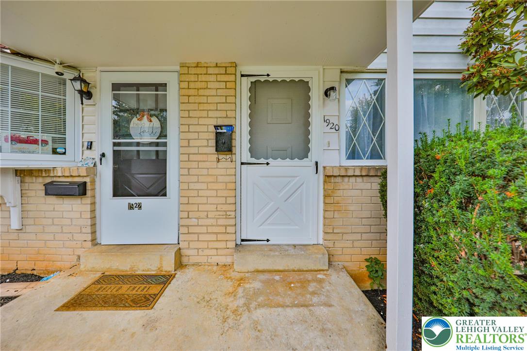 Allentown City, Pennsylvania 18103, United States, 3 Bedrooms Bedrooms, ,2 BathroomsBathrooms,Residential,Active,227385