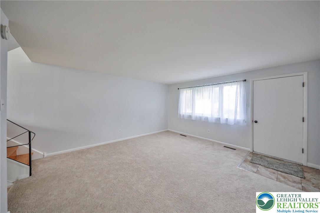 Allentown City, Pennsylvania 18103, United States, 3 Bedrooms Bedrooms, ,2 BathroomsBathrooms,Residential,Active,227385