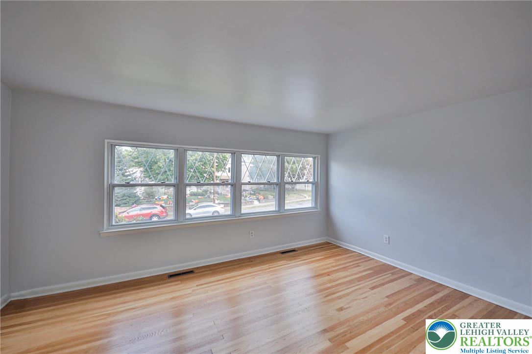 Allentown City, Pennsylvania 18103, United States, 3 Bedrooms Bedrooms, ,2 BathroomsBathrooms,Residential,Active,227385