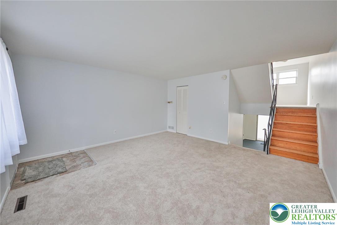 Allentown City, Pennsylvania 18103, United States, 3 Bedrooms Bedrooms, ,2 BathroomsBathrooms,Residential,Active,227385