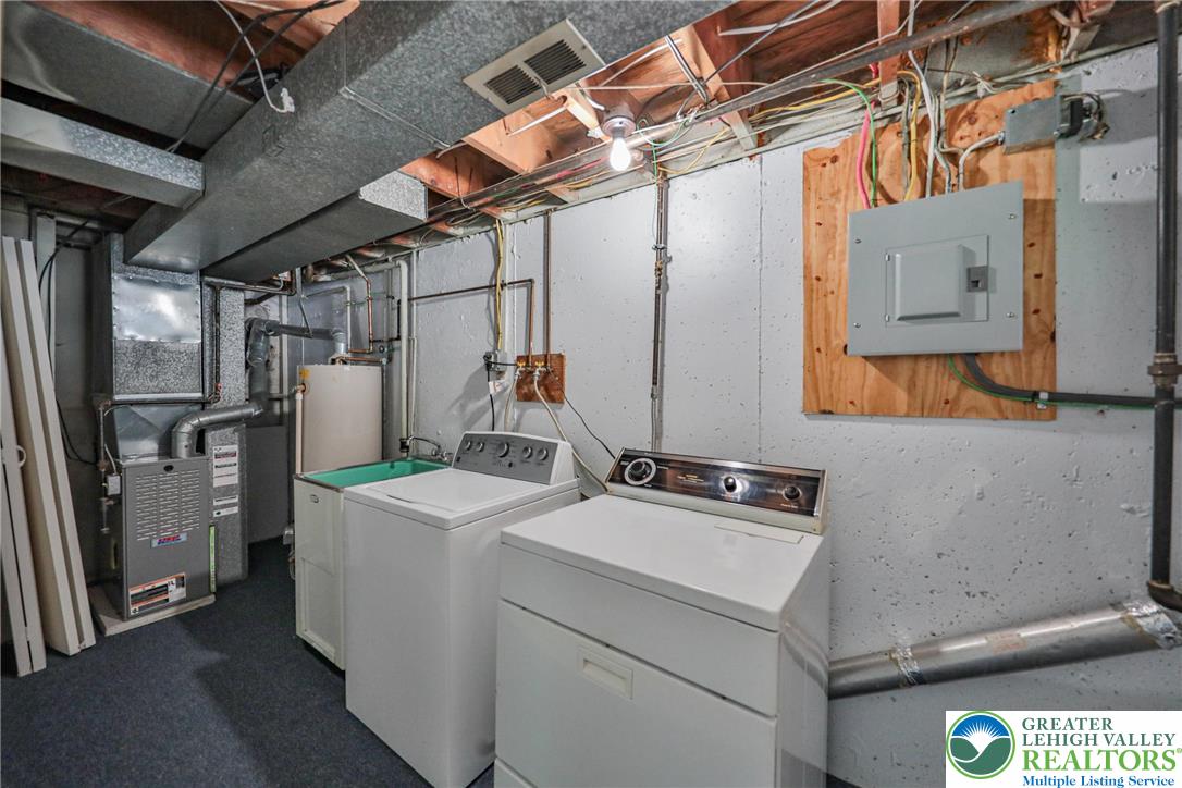 Allentown City, Pennsylvania 18103, United States, 3 Bedrooms Bedrooms, ,2 BathroomsBathrooms,Residential,Active,227385