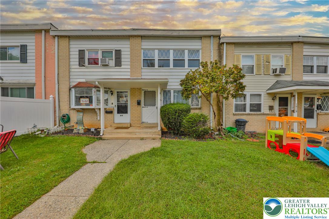 Allentown City, Pennsylvania 18103, United States, 3 Bedrooms Bedrooms, ,2 BathroomsBathrooms,Residential,Active,227385