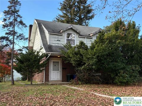 Photo of 935 Buttonwood Street, Emmaus Boro, PA 18049 (MLS # 767253) Photo of 935 Buttonwood Street, Emmaus Boro, PA 18049 (MLS # 767253)