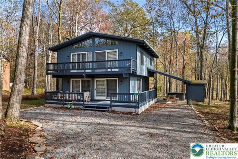 Photo of 110 Violet Place, Coolbaugh Twp, PA 18466 (MLS # 767232) Photo of 110 Violet Place, Coolbaugh Twp, PA 18466 (MLS # 767232)