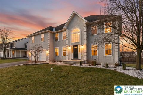 Photo of 118 Walker Drive, Allen Twp, PA 18067 (MLS # 770058)