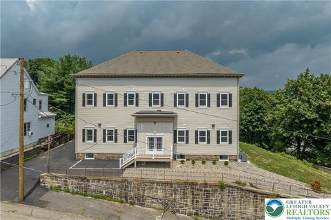Photo of 418 W Race Street #7, Pottsville, PA 17901 (MLS # 771782)