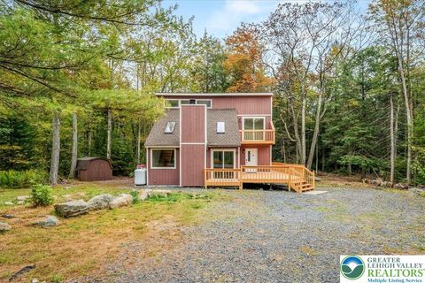 Photo of 234 Viceroy Circle, Coolbaugh Twp, PA 18466 (MLS # 765609) Photo of 234 Viceroy Circle, Coolbaugh Twp, PA 18466 (MLS # 765609)