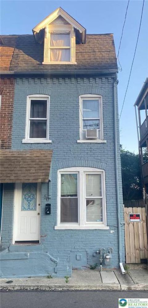 Photo of 956 W Maple Street, Allentown, PA 18101 (MLS # 765105) Photo of 956 W Maple Street, Allentown, PA 18101 (MLS # 765105)