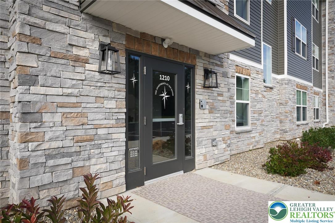 1210 Eaton Avenue 205