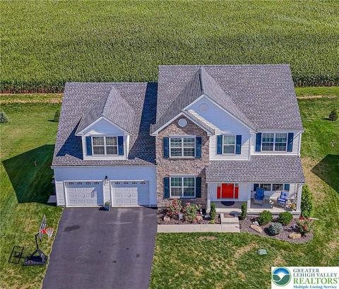 Photo of 5053 Lilac Drive, Whitehall, PA 18078 (MLS # 763522) Photo of 5053 Lilac Drive, Whitehall, PA 18078 (MLS # 763522)