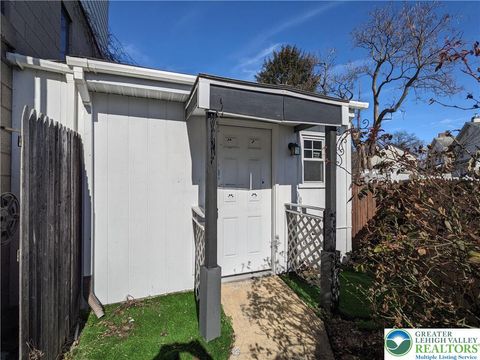 Photo of 950 S 25th Street #Rear, Wilson Boro, PA 18042 (MLS # 765935) Photo of 950 S 25th Street #Rear, Wilson Boro, PA 18042 (MLS # 765935)
