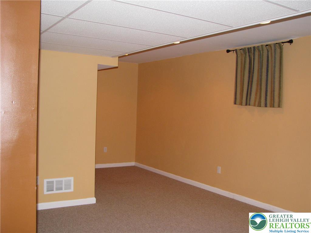 Allentown City, Pennsylvania 18104, United States, 3 Bedrooms Bedrooms, ,3 BathroomsBathrooms,Residential,Active,119759