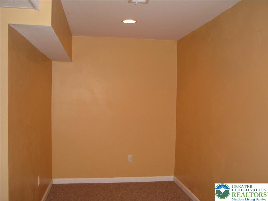 Allentown City, Pennsylvania 18104, United States, 3 Bedrooms Bedrooms, ,3 BathroomsBathrooms,Residential,Active,119759