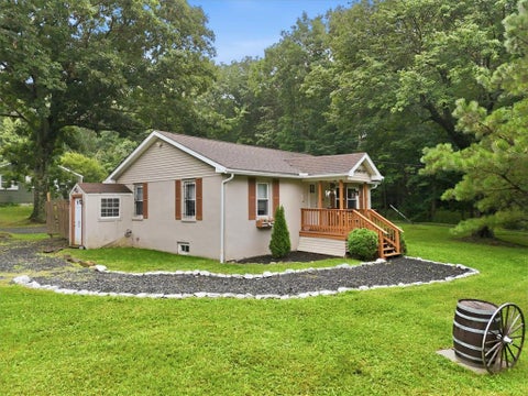 Photo of 332 Route 390, Paradise Twp, PA 18326 (MLS # 780437)
