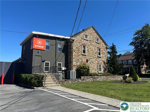 Photo of 2733 W Emmaus Avenue, Allentown, PA 18103 (MLS # 764536) Photo of 2733 W Emmaus Avenue, Allentown, PA 18103 (MLS # 764536)