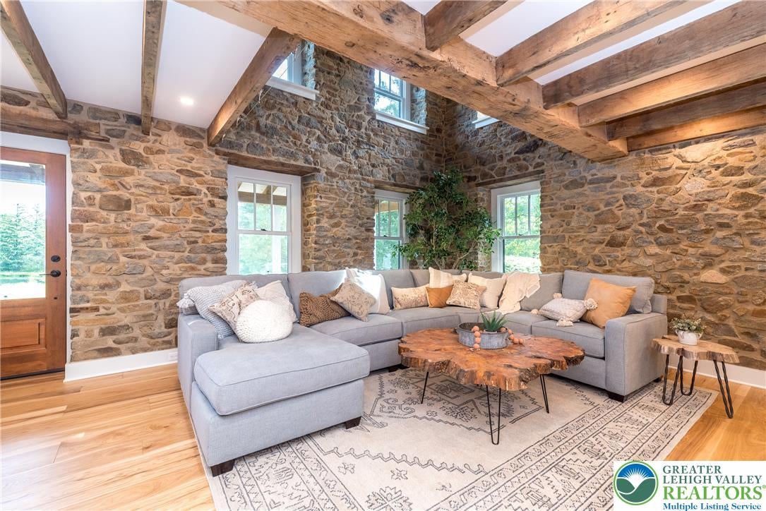 389 Reservoir Road