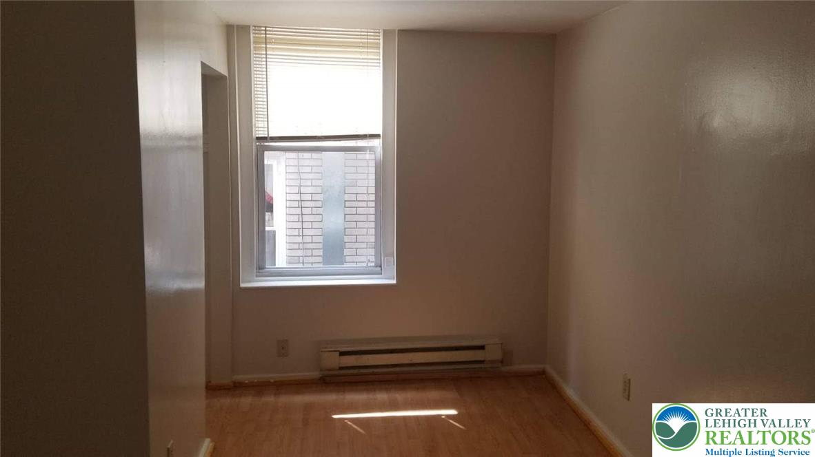 738 E 4th Street 1