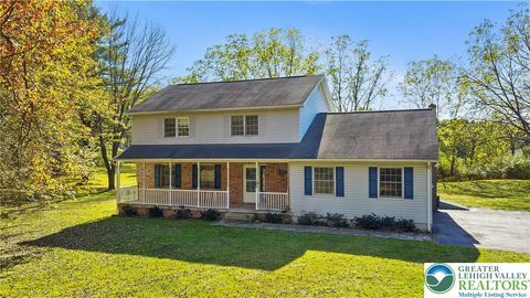 Photo of 1547 Weir Creek Drive, Chestnuthill Twp, PA 18322 (MLS # 765903)