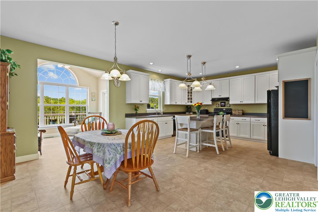 Weisenberg Twp, Pennsylvania 19530, United States, 5 Bedrooms Bedrooms, ,3 BathroomsBathrooms,Residential,Pending,188594