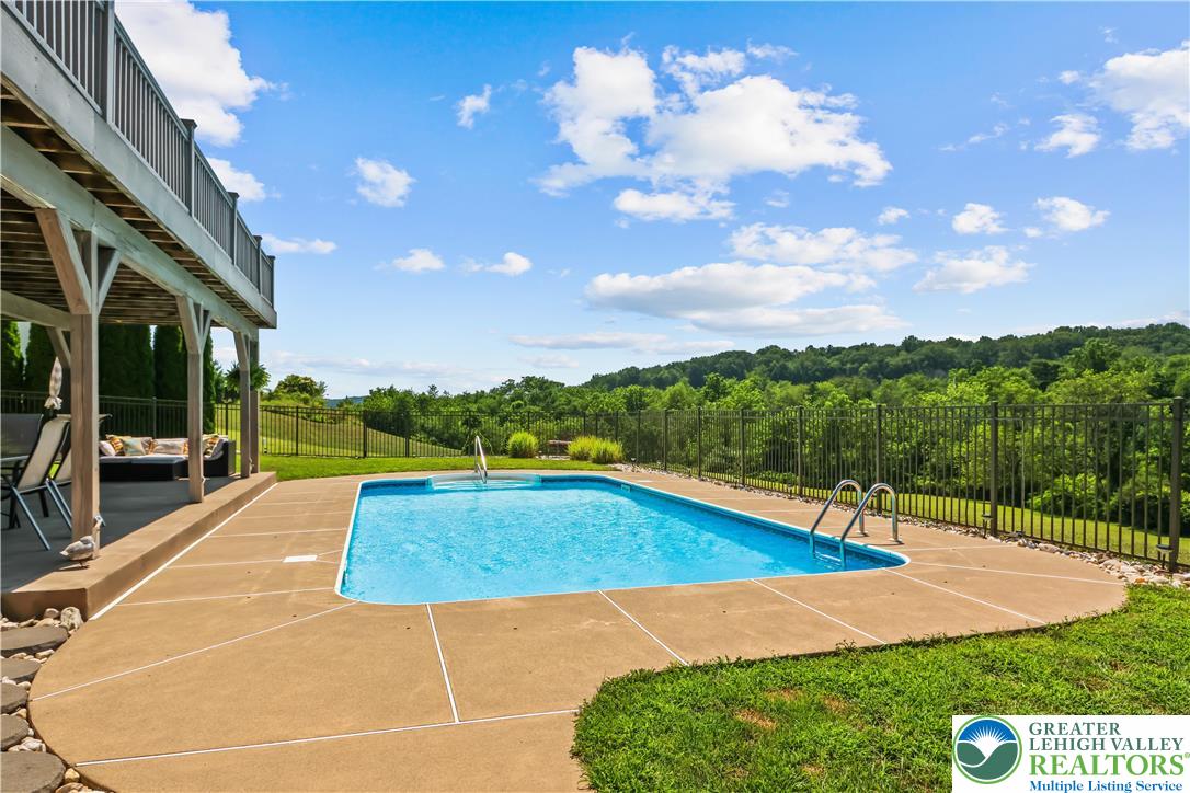 Weisenberg Twp, Pennsylvania 19530, United States, 5 Bedrooms Bedrooms, ,3 BathroomsBathrooms,Residential,Pending,188594