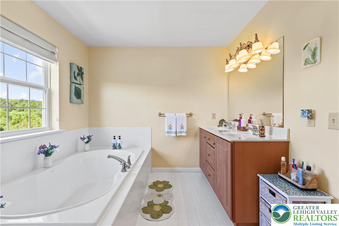 Weisenberg Twp, Pennsylvania 19530, United States, 5 Bedrooms Bedrooms, ,3 BathroomsBathrooms,Residential,Pending,188594