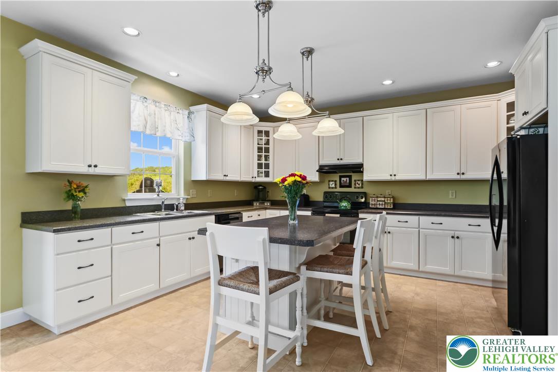 Weisenberg Twp, Pennsylvania 19530, United States, 5 Bedrooms Bedrooms, ,3 BathroomsBathrooms,Residential,Pending,188594