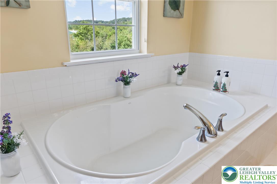 Weisenberg Twp, Pennsylvania 19530, United States, 5 Bedrooms Bedrooms, ,3 BathroomsBathrooms,Residential,Pending,188594