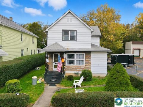 Photo of 525 Dewey Street, Scranton, PA 18519 (MLS # 767118) Photo of 525 Dewey Street, Scranton, PA 18519 (MLS # 767118)