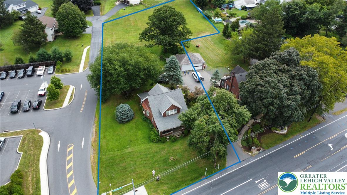 1515 Sullivan Trail