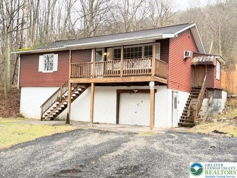Photo of 1165 E Catawissa Street, Nesquehoning Boro, PA 18240 (MLS # 770607)