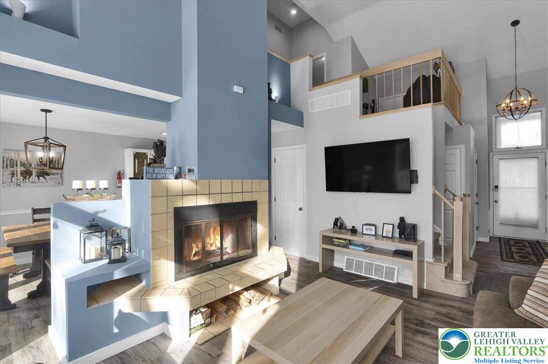 102 Laurelwoods Drive