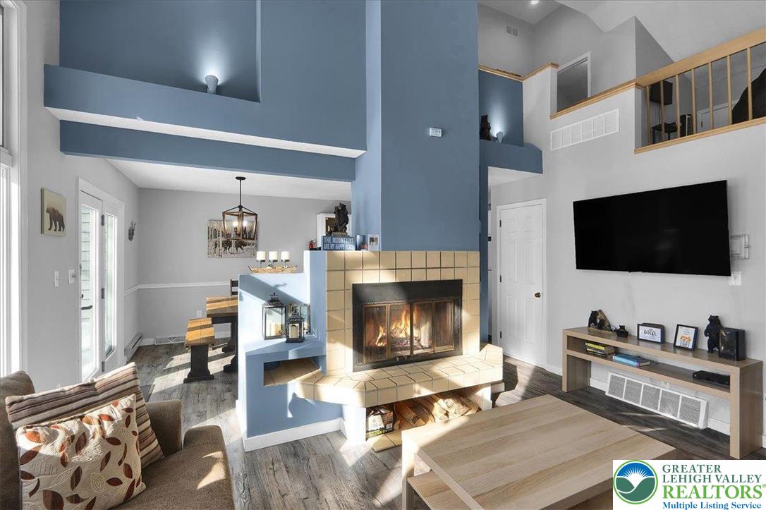 102 Laurelwoods Drive