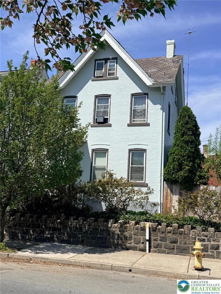 704 Pawnee Street