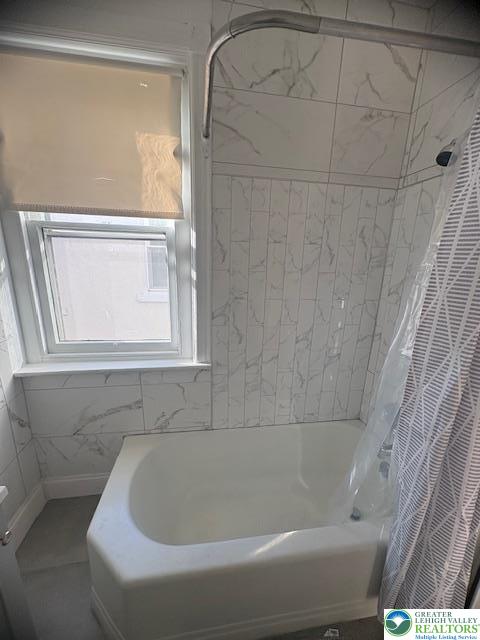 229 N West Street N 2